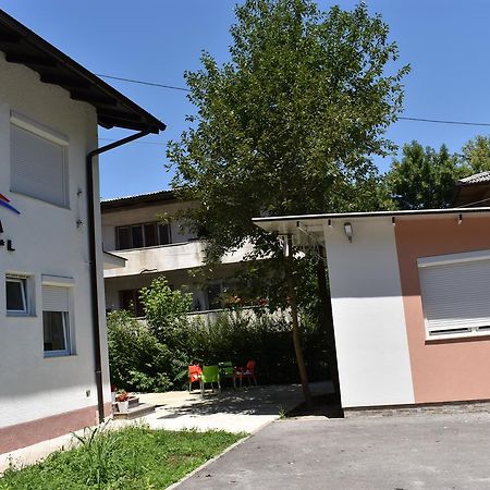 Hostel Omega Banja Luka Exterior photo
